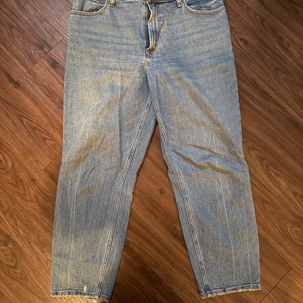 Abercrombie & Fitch Mom Jeans